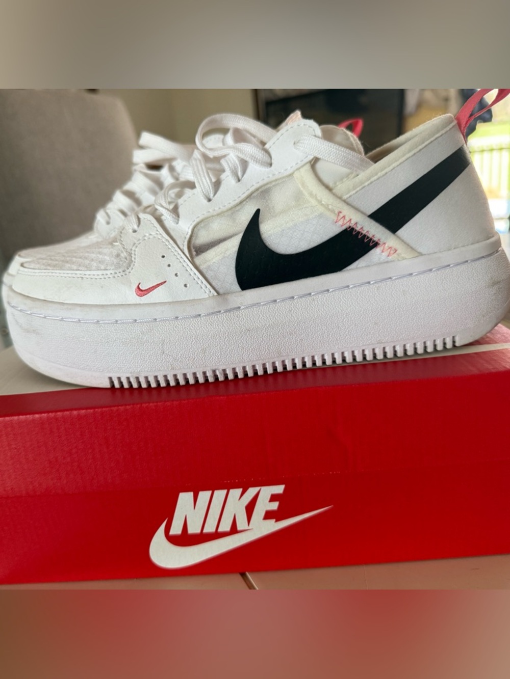 Size 8 women’s Nike court vision Alta shoes